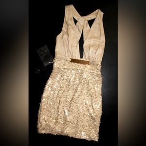 NWT Bebe Sequin “Bobbie” Ivory Cutout Deep V Neck Dress with Ivory/Gold belt